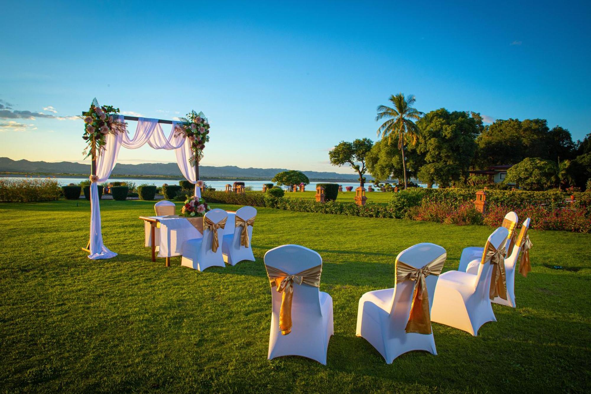 พุกาม ทีริปิตสยา แซงก์ชัวรี รีสอร์ต Hotel ภายนอก รูปภาพ
